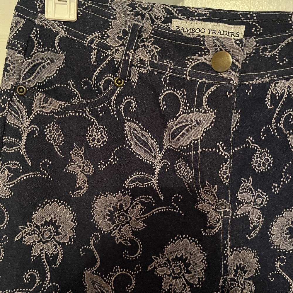 Floral patterned pants - Picture 6 of 7